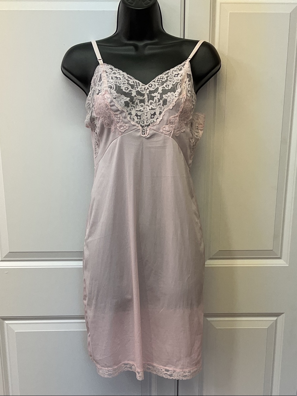 Vintage 1960’s Lace-Trim Slip, light pink, size 32 short, 100% nylon